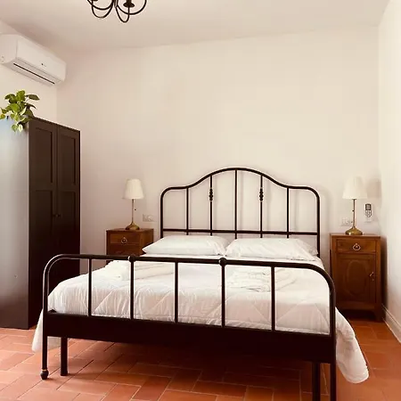 فندق مبيت وإفطار Il Casale Dei Calanchi 3*