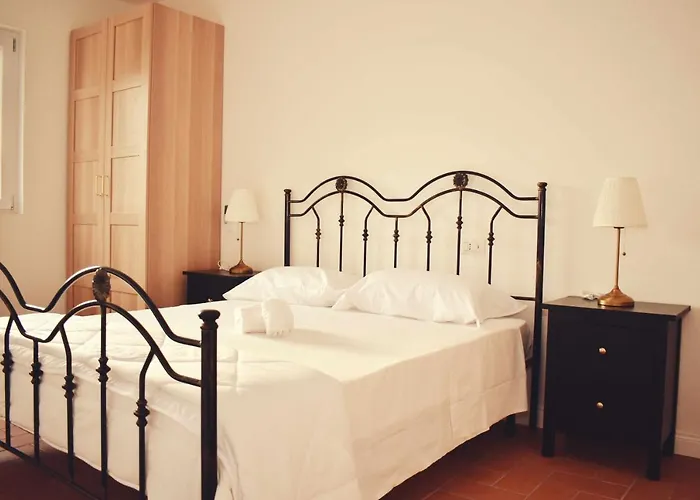 Il Casale Dei Calanchi Bed & Breakfast 3*