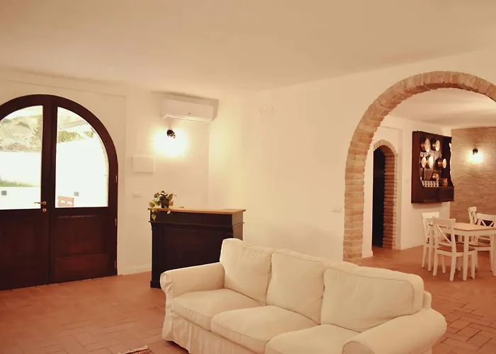 Bed & Breakfast Il Casale Dei Calanchi 3*